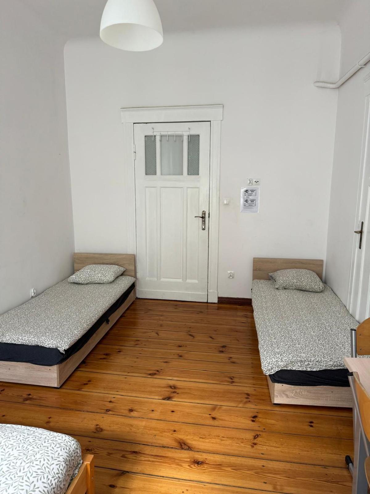 Lilia House Hostel Poznan Exterior photo