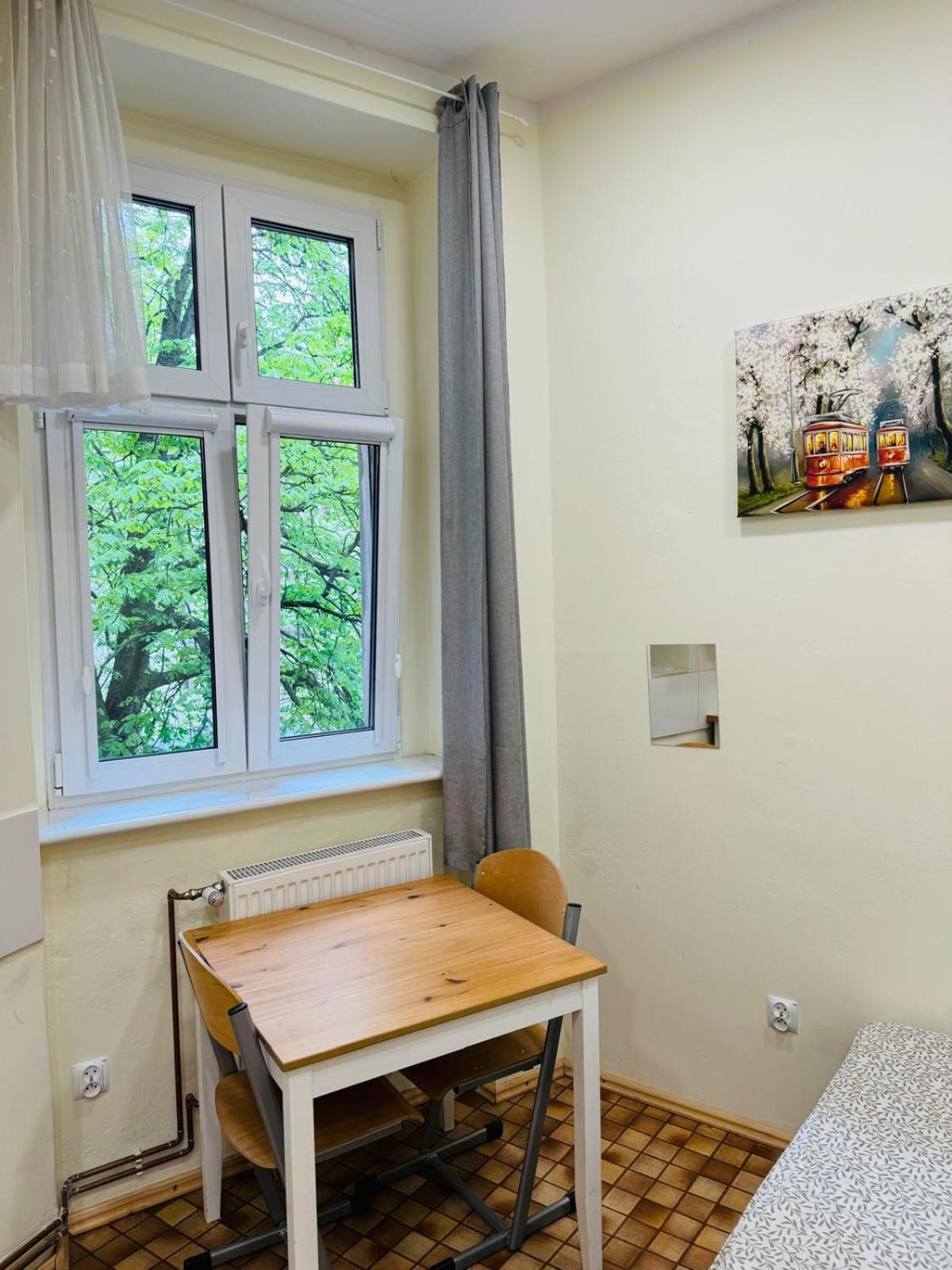 Lilia House Hostel Poznan Exterior photo