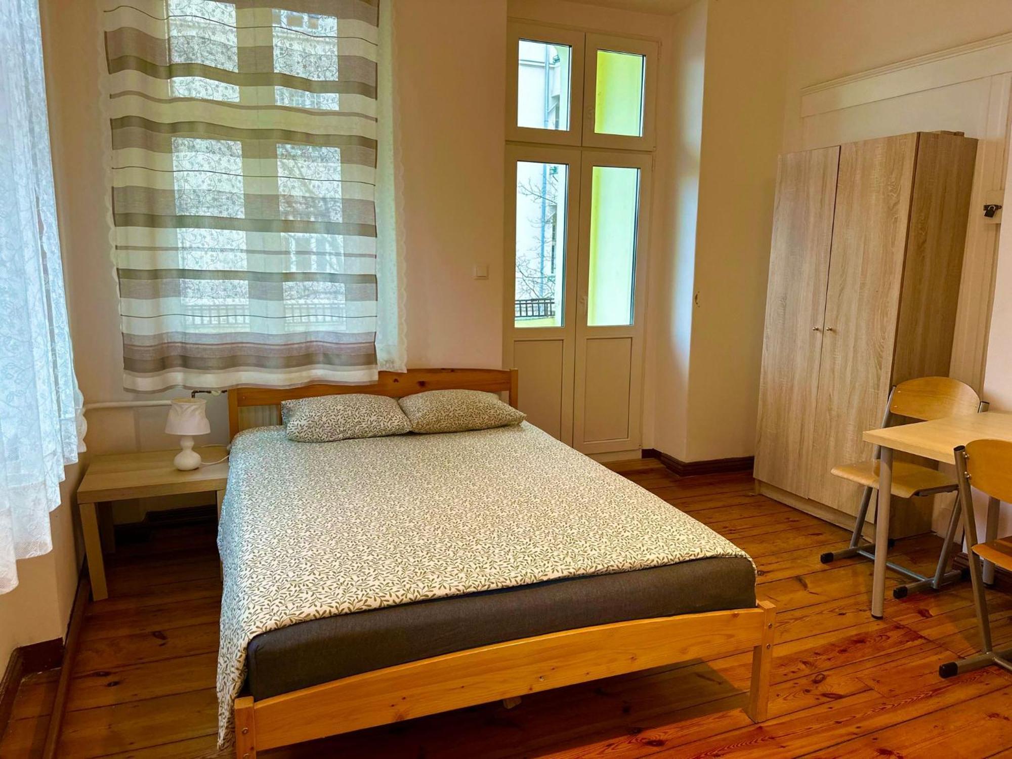 Lilia House Hostel Poznan Exterior photo